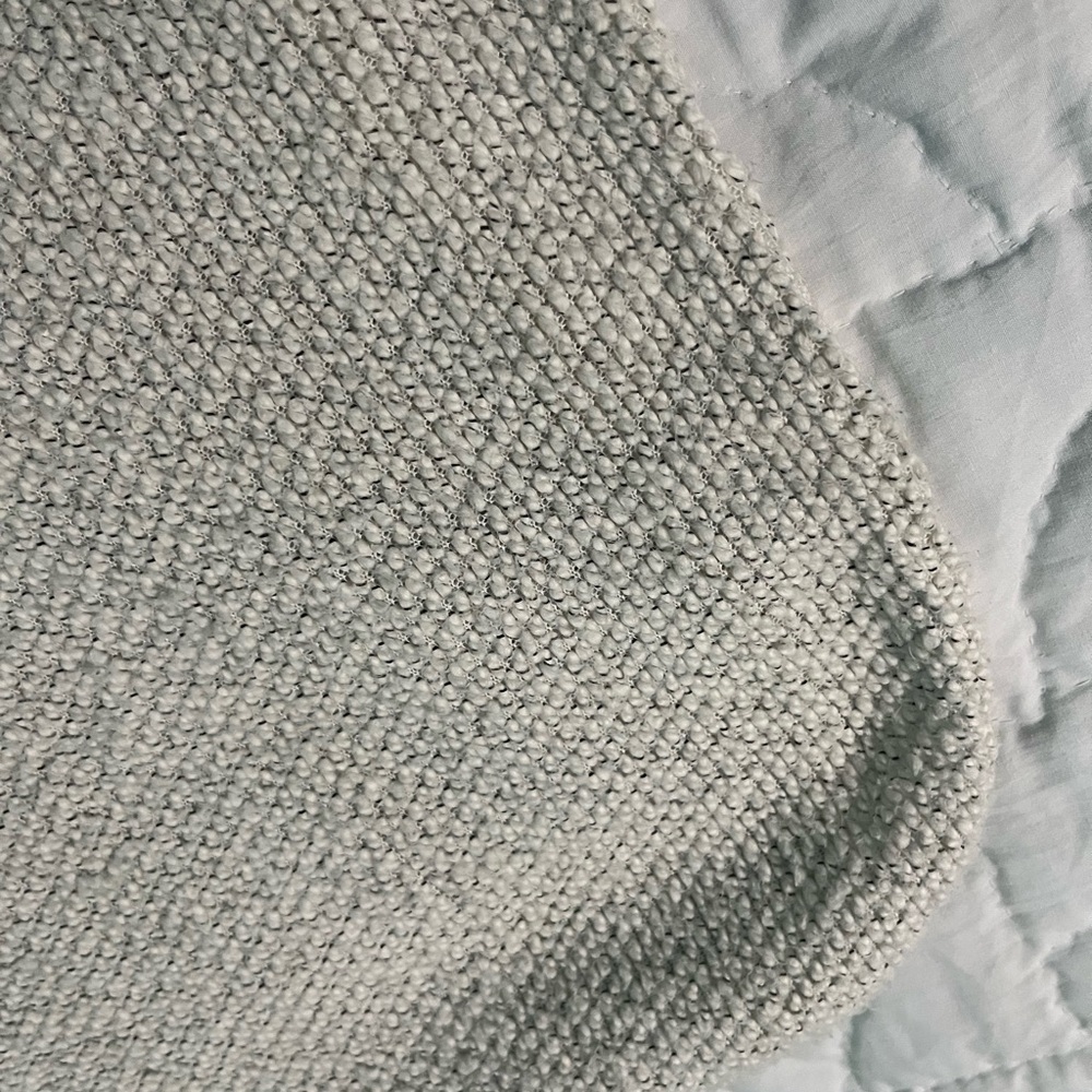 H&M Sweater - Picture 3 of 4